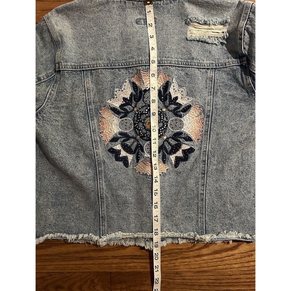 Bebe Jacket Large Embroidered Cropped Denim Distressed Frayed Hem - Picture 11 of 13